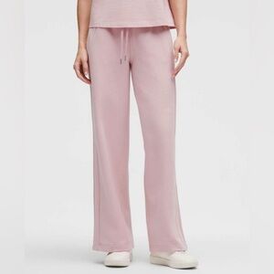 Lululemon Scuba Mid-Rise Wide-Leg Pant